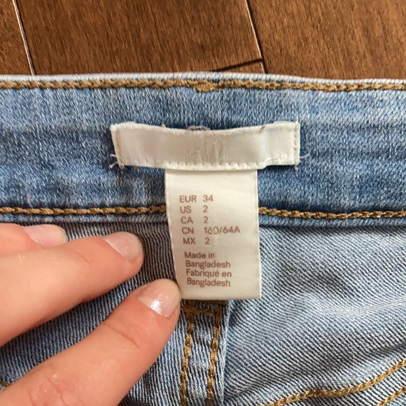 H&M Jean shorts - Picture 3 of 3